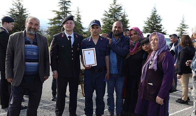 17 engelli bir günlüğüne asker oldu