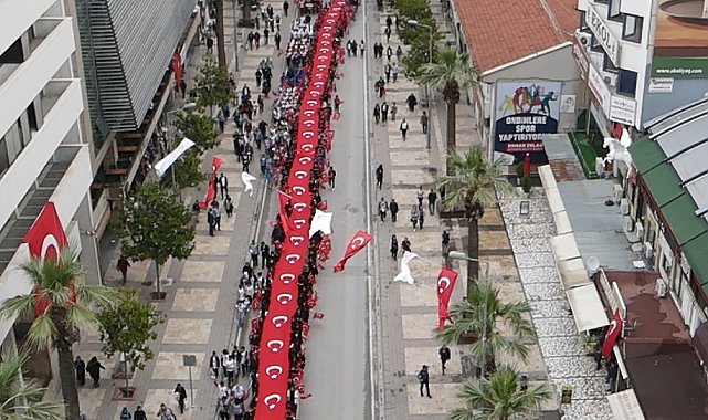 19 Mayıs'ın 103. yılında 103 metrelik dev bayrak açıldı