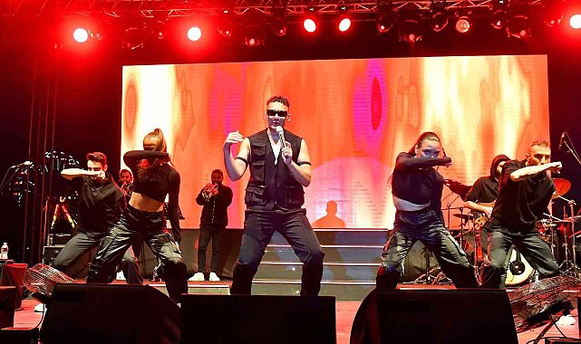 19 Mayıs&#039;ta Gençlik Parkı&#039;nda Edis rüzgarı esti