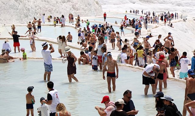 2 milyon turist hedefleyen Pamukkale, Çinli misafirlerini bekliyor