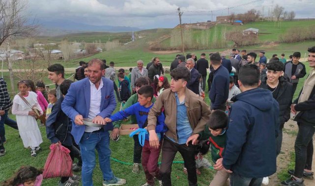 2 Yıl aradan sonra geleneksel köyde bayramlaşma geleneği yeniden başladı