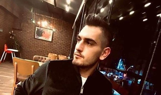 25 yaşındaki genç takla atan araçta can verdi