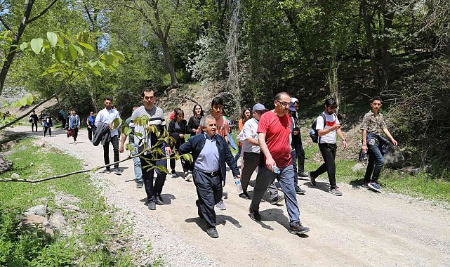 'Biz Büyük Bir Aileyiz' temalı yürüyüş Koramaz Vadisi'nde gerçekleştirildi