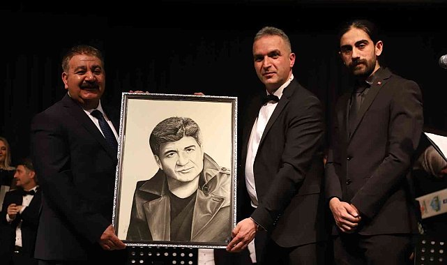 'Eserleriyle İbrahim Erkal' Anma Konserine yoğun ilgi