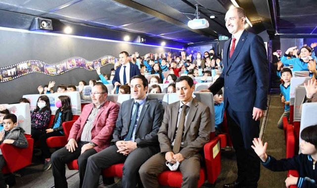 &#039;Gezen Sinema Tırı&#039; ilk olarak kuruluş toprakları Söğüt&#039;te sahne aldı