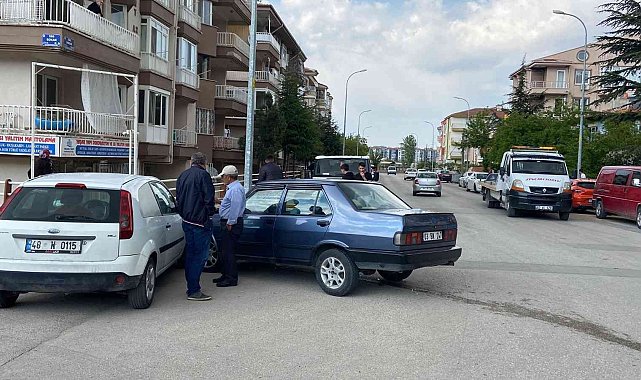 4 aracın karıştığı kazada 3 kişi yaralandı