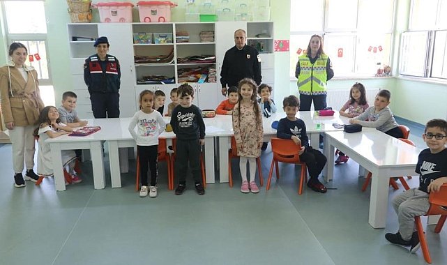 4 binden fazla öğrenciye mesleklerini anlattılar