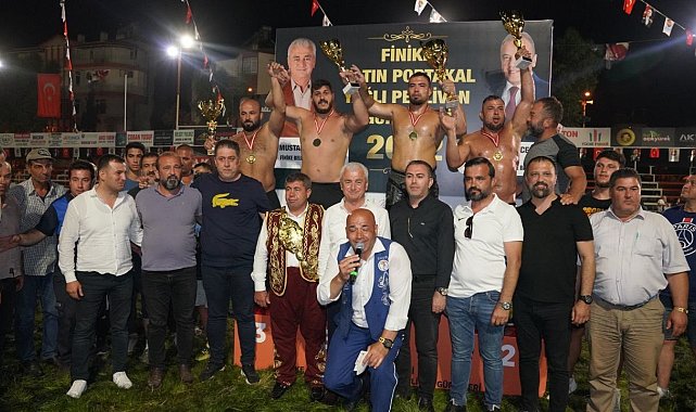 4. Finike Altın Portakal Yağlı Güreşlerinin Başpehlivanı Yusuf Can Zeybek oldu