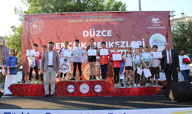 500 sporcu dereceye girmek için yarıştı