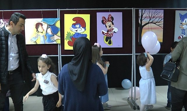 7'den 70'e resim çizdiler, katıldıkları kurs sonrası yaptıkları resimleri sergilediler