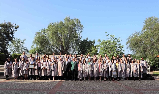 84 akademisyen için &#039;gurur&#039; töreni