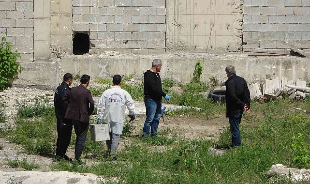 9'uncu kattan atladı, ağır yaralandı