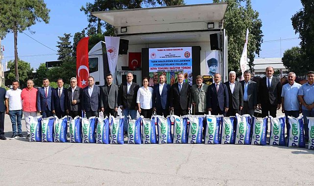 Adana'da 147 üreticiye 65 ton soya tohumu dağıtıldı