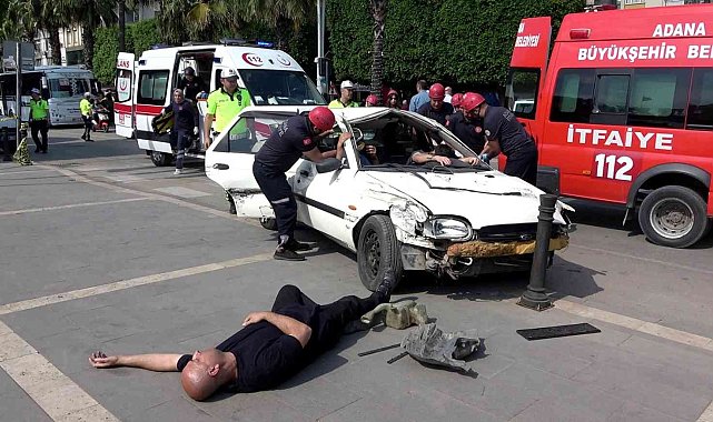 Adana'da trafik kazası tatbikatı gerçeğini aratmadı