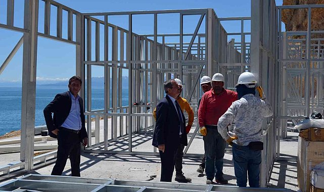 Adilcevaz'daki 'Su Sporları Merkezi ve Dalış Okulu' inşaatı hızla yükseliyor