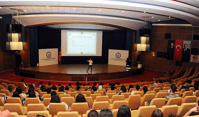 ADÜ'de 'Engelliğe Hak Temelli Yaklaşım ve Eşit İletişim' etkinliği gerçekleşti