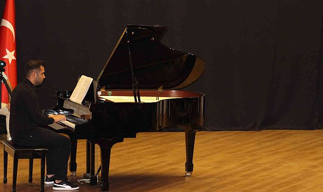 ADÜ'de piyano konseri gerçekleşti