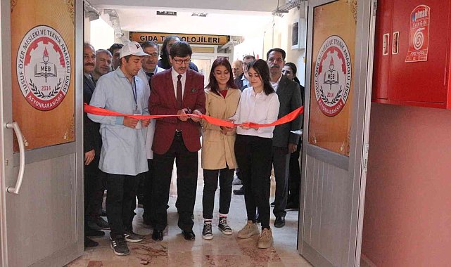 Afyonkarahisar'da liseli öğrencilerden bilim fuarı