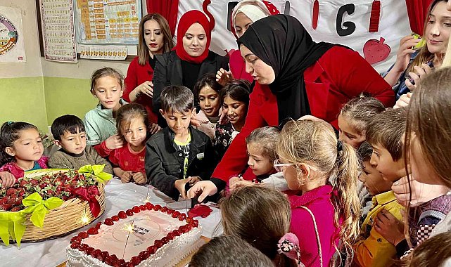 Ağrılı çocuklar, Çilek Şenliği ile doyasıya eğlendi