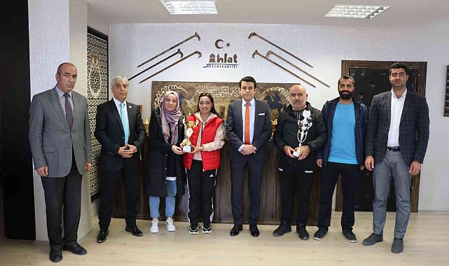 Ahlat, masa tenisinde il birincisi oldu