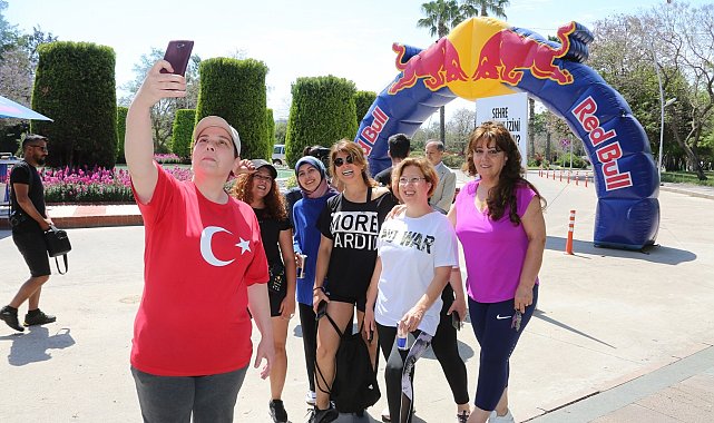 Akdeniz Üniversitesi'nde bin 919 metrelik parkurda anlamlı koşu