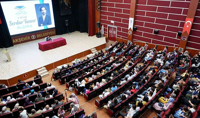 Akşehir&#039;de Serdar Tuncer&#039;le muhabbet ve şiir dolu gece