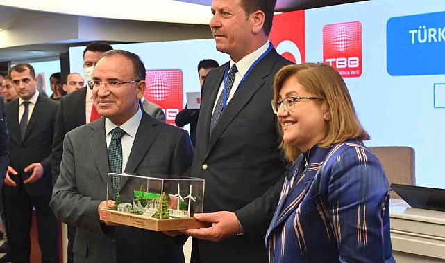Akyazı Belediyesi'nde 'Yeşil Şehir' ödülü