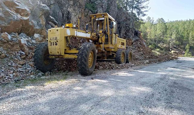 Alanya'da 9 mahalle yoluna yaz bakımı yapıldı
