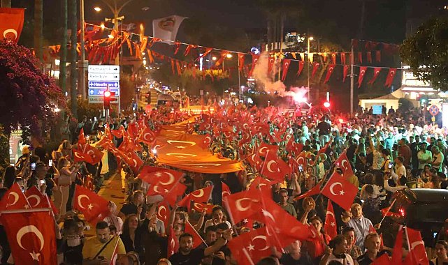 Alanya'da binlerce kişi 19 Mayıs'ı coşkuyla kutladı
