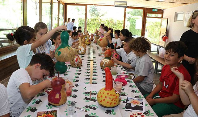 Alanya&#039;da su kabakları miniklerin elinden renklendi