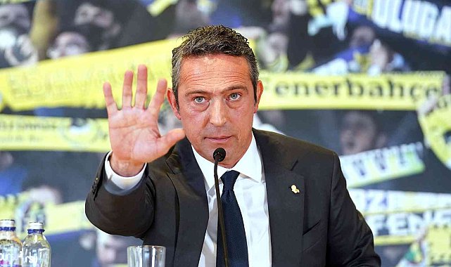 Ali Koç: "Pazar günü Beşiktaş - Fenerbahçe maçı var. Aynı güne Yenikapı'ya şampiyonluk kutlaması konuluyor. Bu nasıl bir zihniyet!"