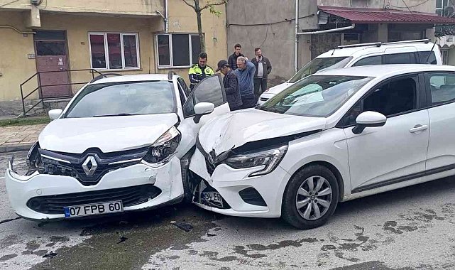 Alkollü araç kullanırken kazaya karıştı