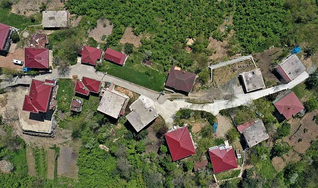 Altınordu'da iki mahalle daha beton yol konforuna kavuştu