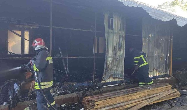 Altınova'da evde çıkan yangın korkuttu