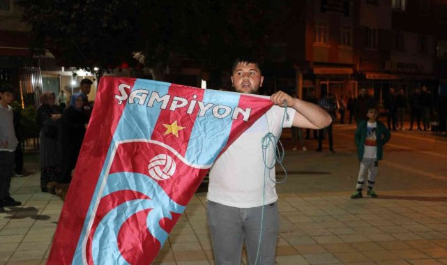 Amasya'da Trabzonspor taraftarlarının şampiyonluk kutlaması