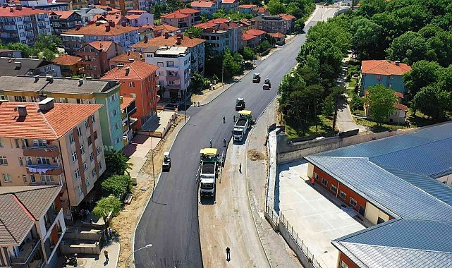 Ambulans yolu olarak kullanılan sokak baştan aşağı yenilendi