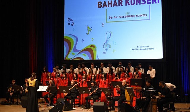 Anadolu Üniversitesi'nde öğrencilerin bahar konseri