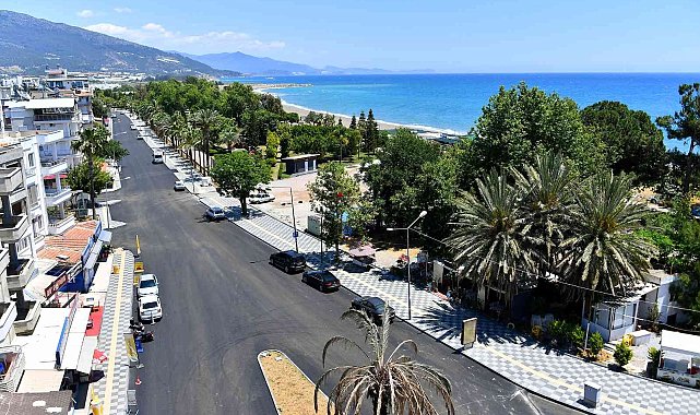 Anamur'da yol çalışması sürüyor