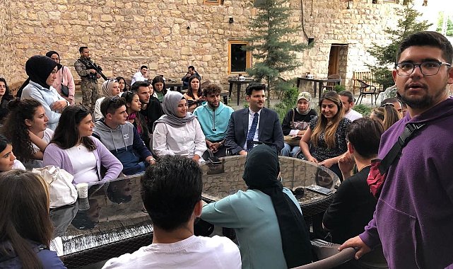 Antalyalı üniversite öğrencileri Çukurca'yı gezdi