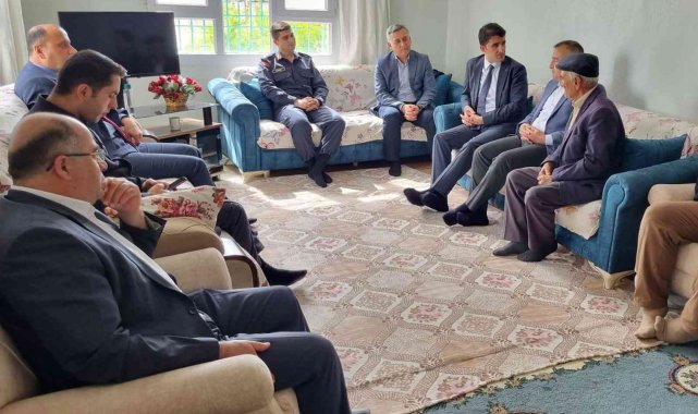 Araban'da protokol şehit ve gazi aileleri ile evlerinde bayramlaştı