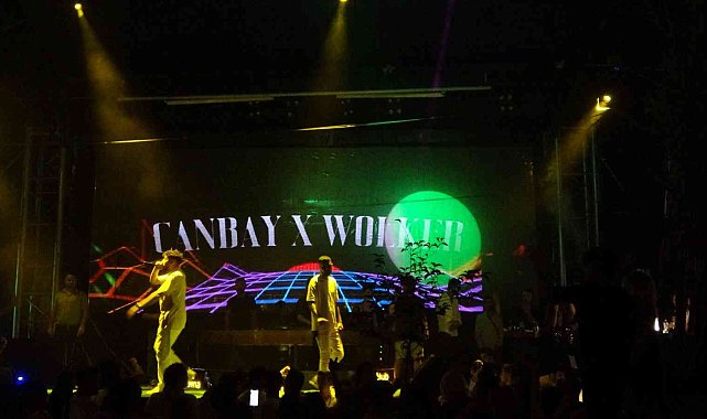Areena&#039;da Canbay ve Walker&#039;dan konser