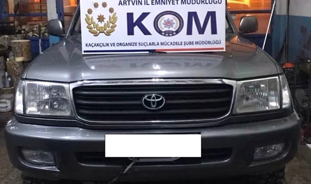 Artvin Merkezli otomobil kaçakçılığı operasyonunda 9 kişi yakalandı