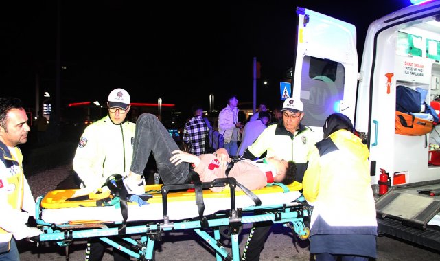 Asker eğlencesinden dönen gençler kaza yaptı: 6 yaralı