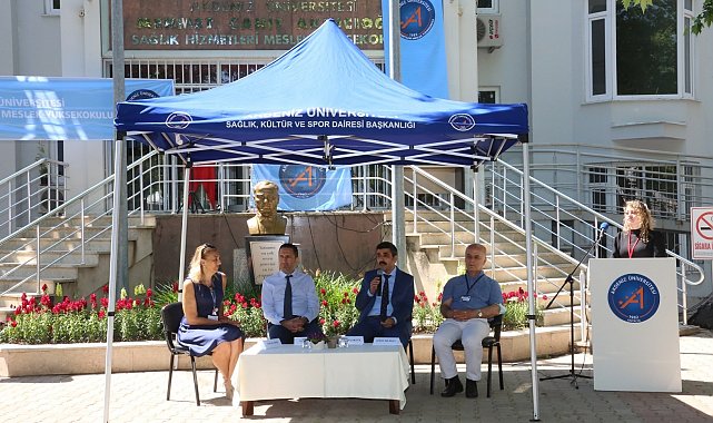 AÜ'de Sağlıkta Zirve ve İstihdam Fuarı