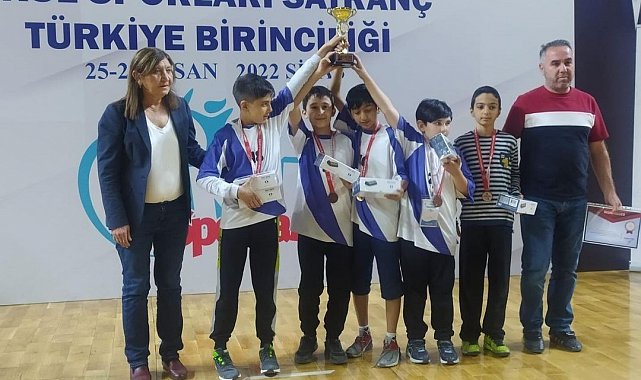 Avukat Ahmet Ulucan Ortaokulu, satrançta Türkiye üçüncüsü