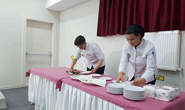 Aydın'da öğrenciler "Glütensiz yemek Yarışması'nda" hünerlerini sergiledi