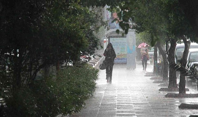 Aydınlılar yağmura hazırlıksız yakalandı