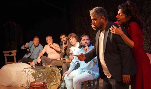 Ayvalık'ta 99 yıl sonra yeniden belediye tiyatrosu kuruldu