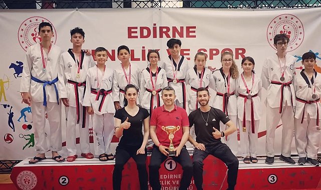 Ayvalıklı tekvandocular başarıya doymuyor