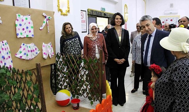 Babannenin torununa yıllarca yaptığı kıyafetler sergilendi